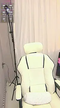 Snapshot of lulu5211 chatting on 13, 11, 2025 lulu5211 online show from 13, 11, 2025