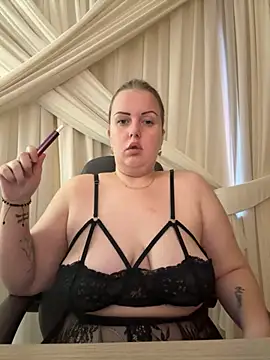 Piccolamonella29 online show from 1, 10, 2025