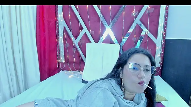 Luna021 1 online show from 23, 11, 2025