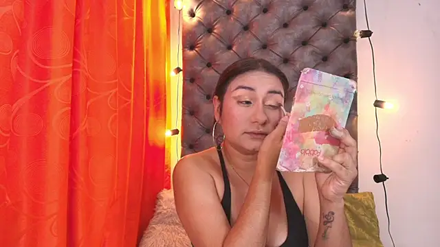 Luna021 1 online show from 12, 1, 2026