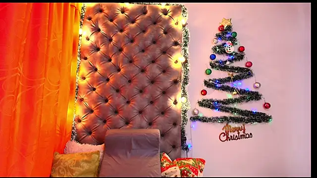 Luna021 1 online show from 18, 12, 2025