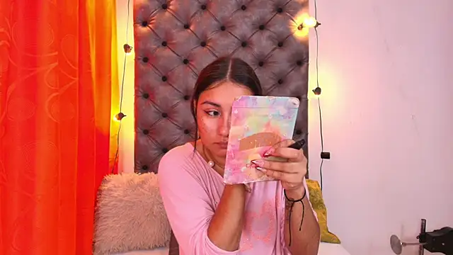 Luna021 1 online show from 6, 1, 2026