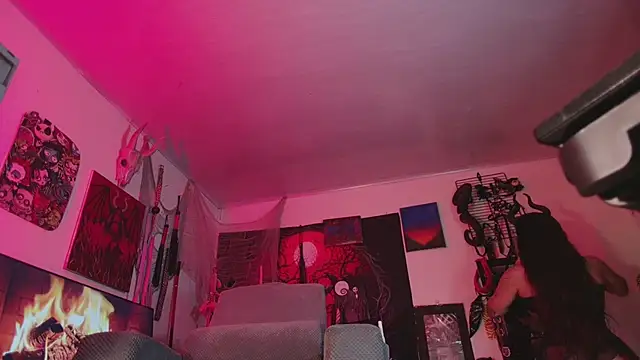 agathaaiko6 online show from 18, 4, 2026