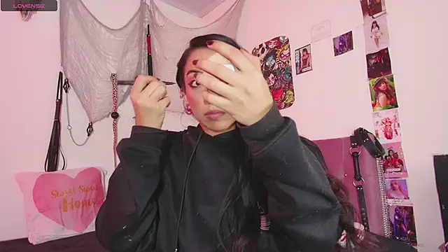 agathaaiko6 online show from 3, 12, 2025