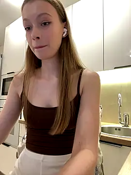 FriendlyFire 18 online show from 25, 9, 2025