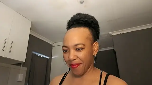 Snapshot of Lillyan_N chatting on 5, 2, 2026 Lillyan N online show from 5, 2, 2026