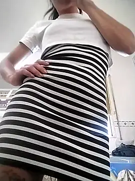Lauraxxsteen online show from 2, 6, 2026