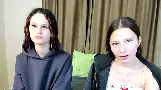 GabrielleLynchard online show from 22, 9, 2025