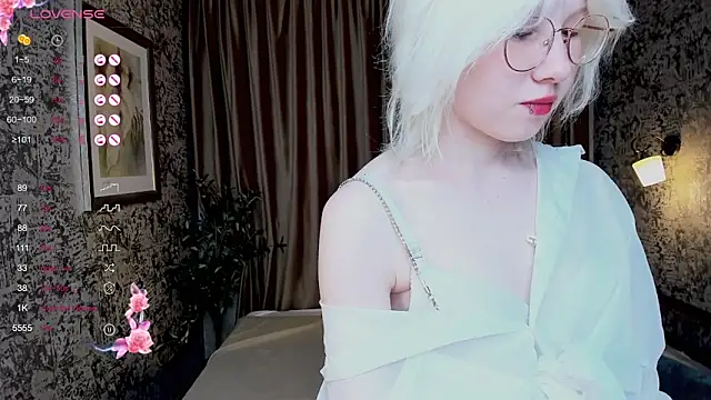 AlettaEve online show from 10, 10, 2025