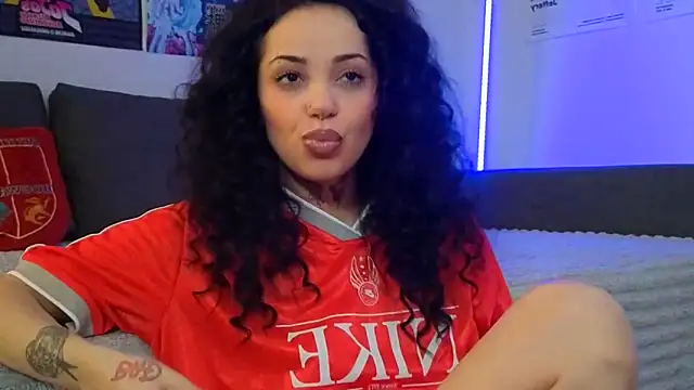 Snapshot of KiraQuinn1 chatting on 26, 2, 2026 KiraQuinn1 online show from 26, 2, 2026