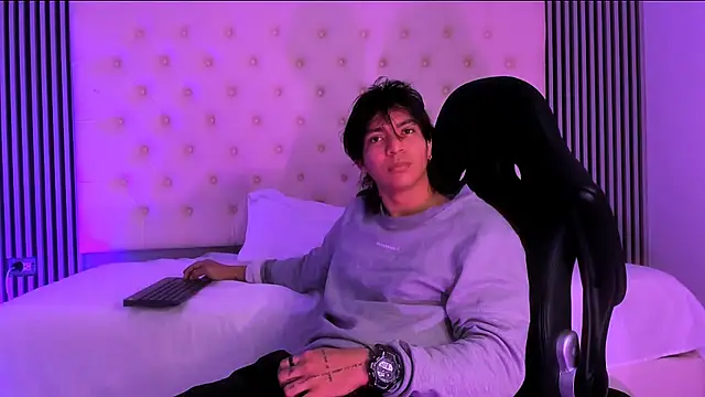 toji luxxer online show from 11, 11, 2025