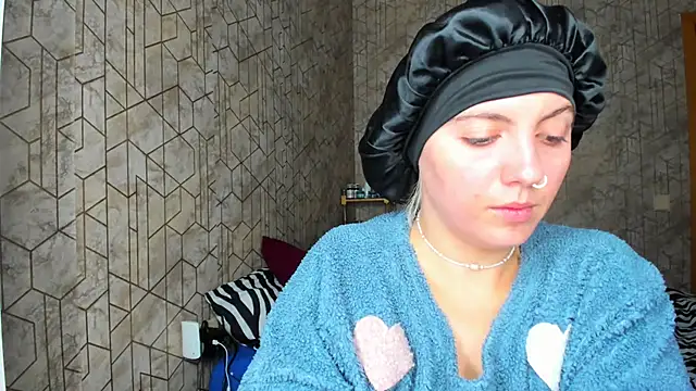 Snapshot of HOOT_ANDREEAXXX chatting on 5, 1, 2025 HOOT ANDREEAXXX online show from 5, 1, 2025