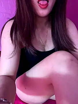 Moon pusy online show from 8, 1, 2026