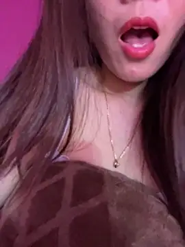 Moon pusy online show from 21, 12, 2025