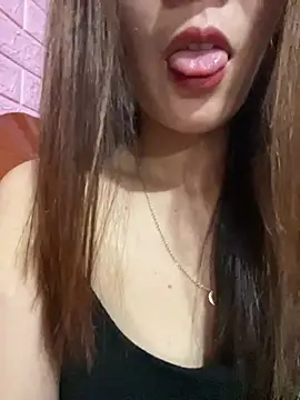 Moon pusy online show from 25, 3, 2026