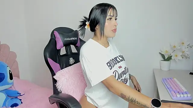 evelynrojas online show from 25, 11, 2025