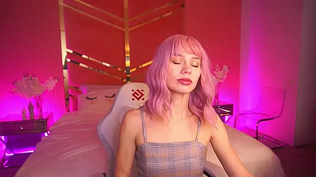 ShyySiren online show from 2, 11, 2025