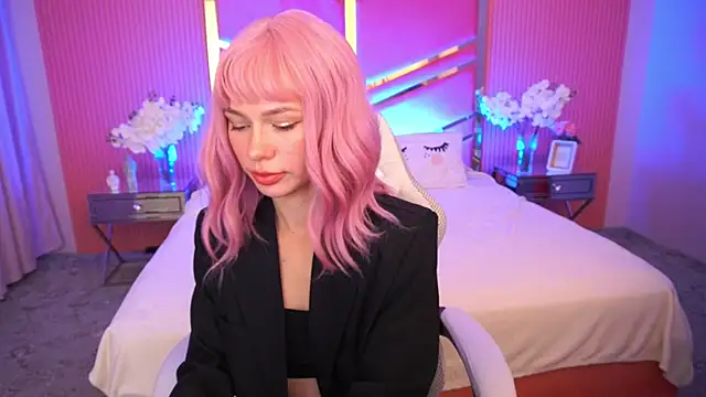 ShyySiren online show from 19, 9, 2025