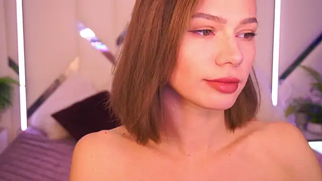 ShyySiren online show from 2, 12, 2025