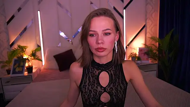 ShyySiren online show from 15, 12, 2025