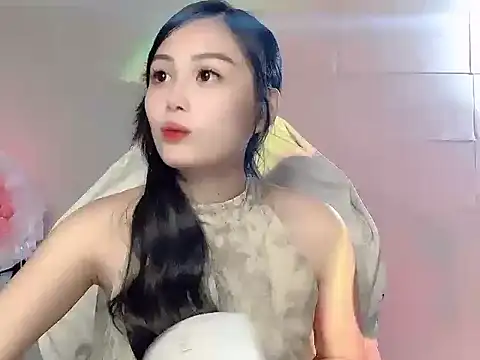 Lyly4757 online show from 17, 12, 2025