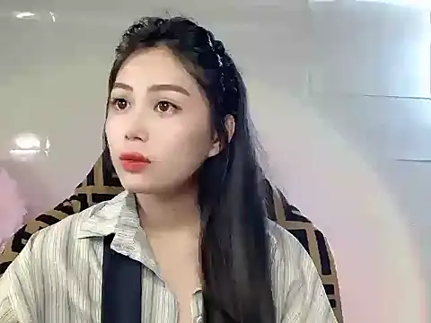 Lyly4757 online show from 8, 11, 2025