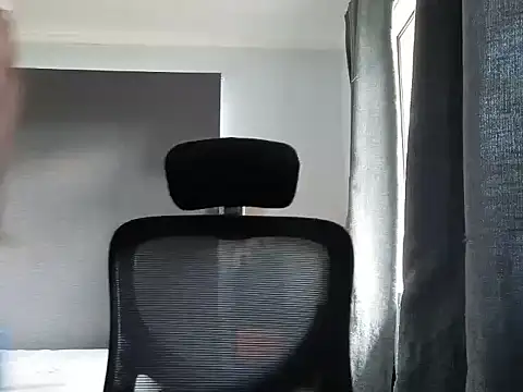 ZoeyJohnson online show from 17, 5, 2026