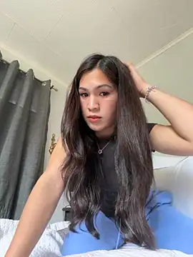 ZoeyJohnson online show from 24, 11, 2025