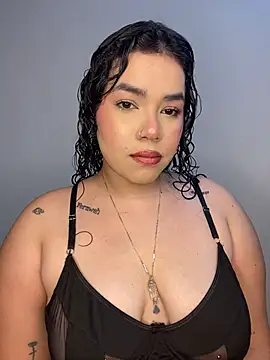 krisstenSantos online show from 13, 11, 2025