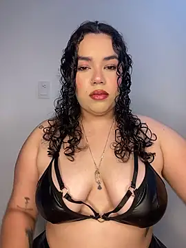 krisstenSantos online show from 10, 11, 2025