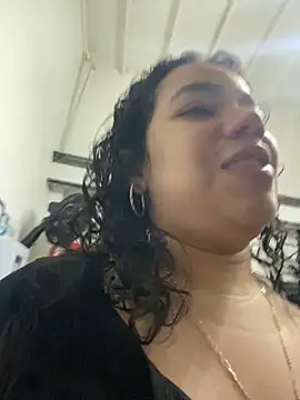 krisstenSantos online show from 3, 10, 2025