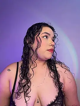 krisstenSantos online show from 7, 4, 2026