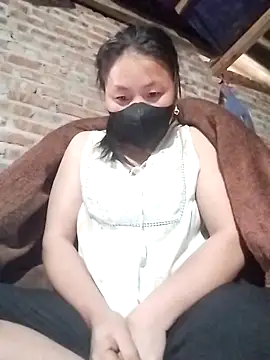 Snapshot of Emmyly_123 chatting on 4, 2, 2026 Emmyly 123 online show from 4, 2, 2026