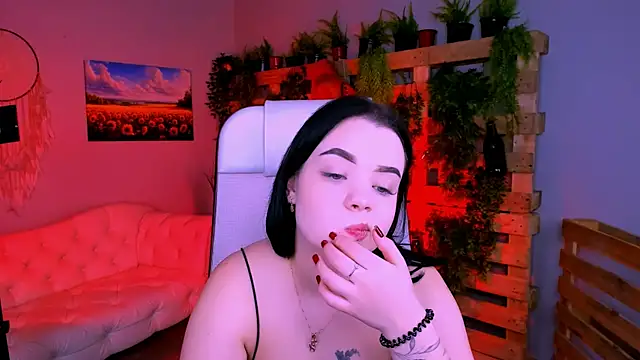 leslierowe  online show from 2, 11, 2025