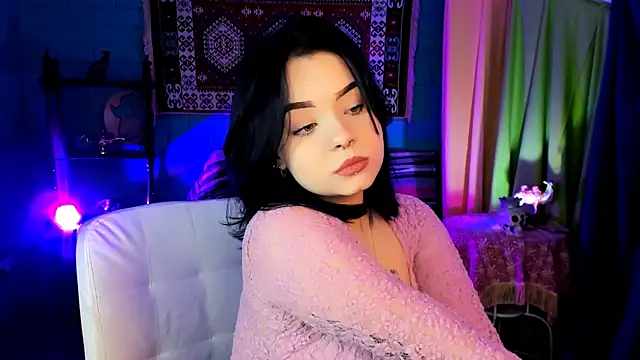 leslierowe  online show from 21, 11, 2025