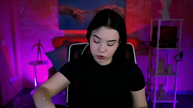 leslierowe  online show from 22, 11, 2025