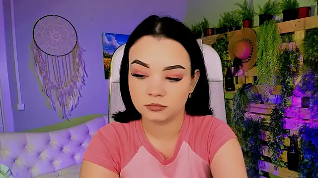 leslierowe  online show from 18, 10, 2025