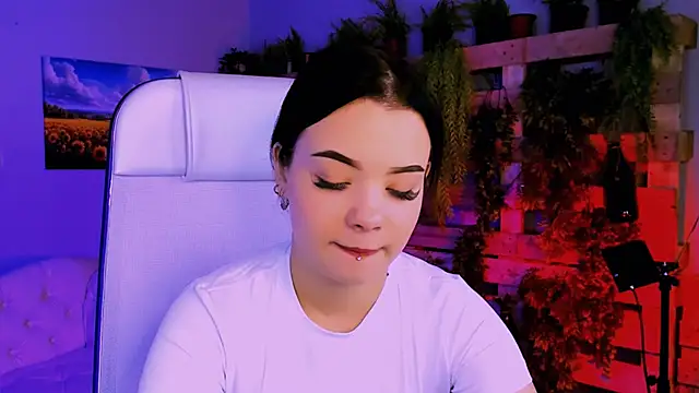 leslierowe  online show from 20, 10, 2025