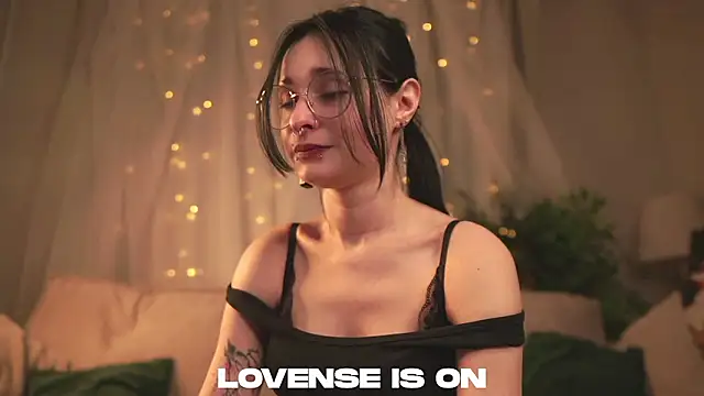 Snapshot of DarcyAspacio chatting on 2, 2, 2026 DarcyAspacio online show from 2, 2, 2026