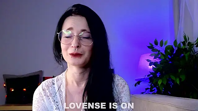 DarcyAspacio online show from 8, 3, 2026