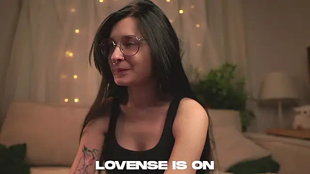 Snapshot of DarcyAspacio chatting on 6, 2, 2026 DarcyAspacio online show from 6, 2, 2026