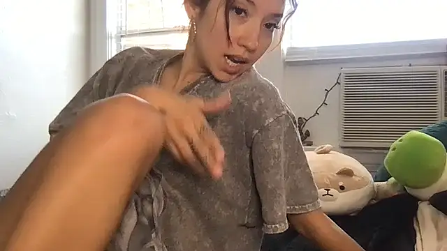 yoursweetestlilly online show from 28, 4, 2026
