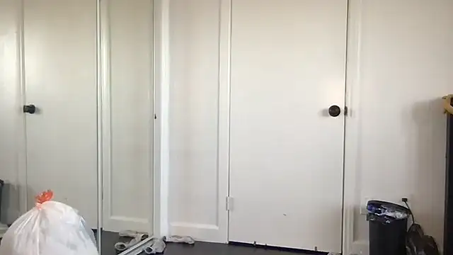 yoursweetestlilly online show from 29, 4, 2026