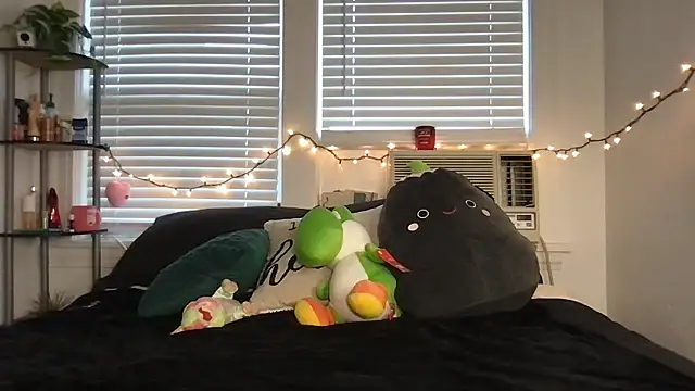 yoursweetestlilly online show from 14, 11, 2025