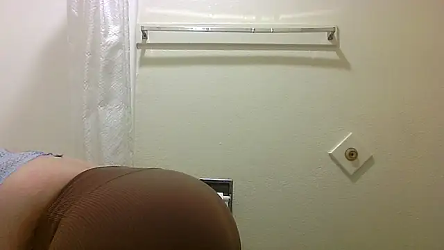 Snapshot of juiicy001 chatting on 7, 2, 2026 juiicy001 online show from 7, 2, 2026