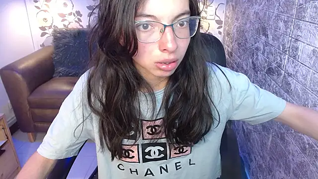 alllyson  online show from 19, 9, 2025