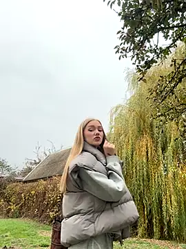 MilaMoone online show from 10, 11, 2025