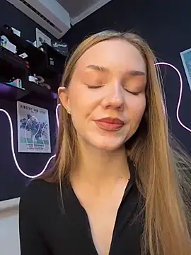 MilaMoone online show from 1, 3, 2026