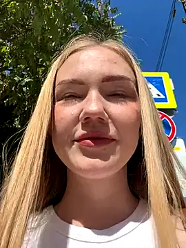 MilaMoone online show from 23, 9, 2025