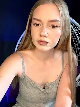 MilaMoone online show from 18, 11, 2025